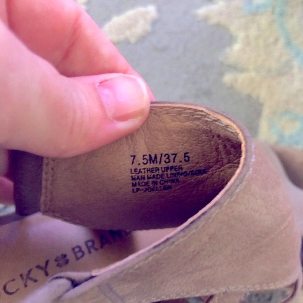 Lucky brand caged tan suede wedges US 7.5 - Picture 9 of 9